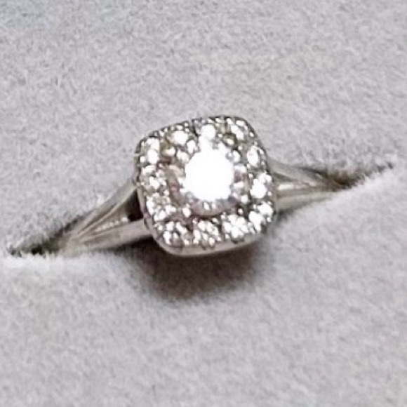 Jewelry - 14KT White Gold Approx. 1CTW Natural Mined Diamond Cushion Halo Engagement Ring